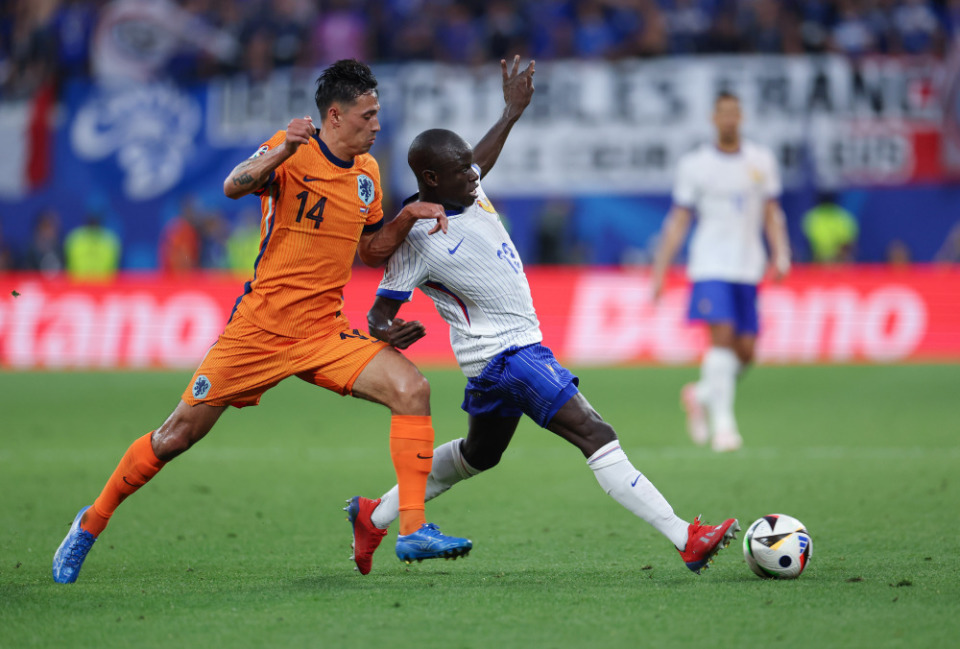 法国队险胜波兰队，波尔高光表现