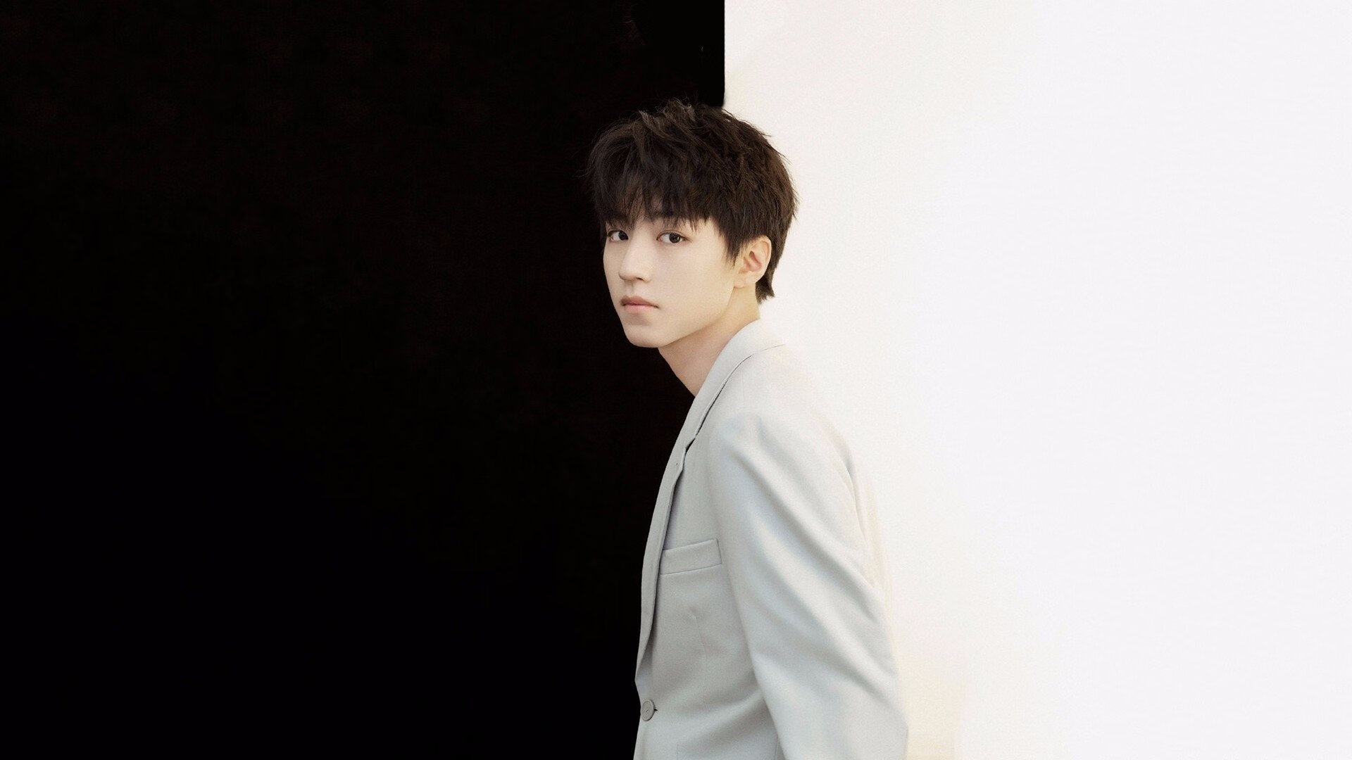 拉文关键先生显神威，雄鹿生死战力克勇士