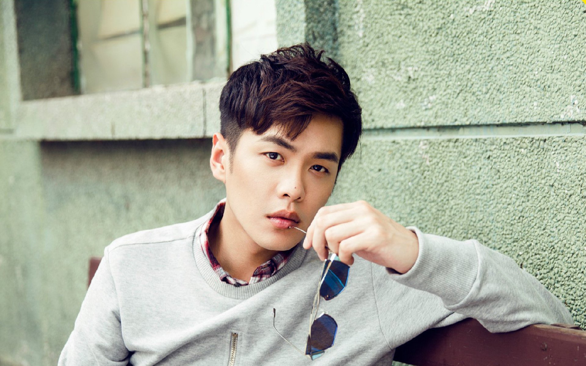 英格兰的利刃,德国的铁骑,欧冠之夜的双重奏