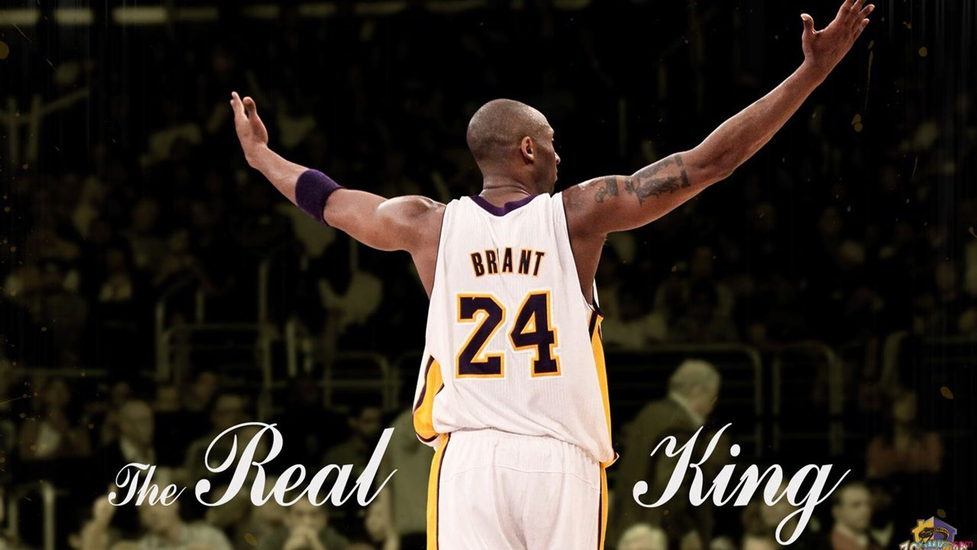 战术的博弈，从掘金的中心开花到足球的非对称切割