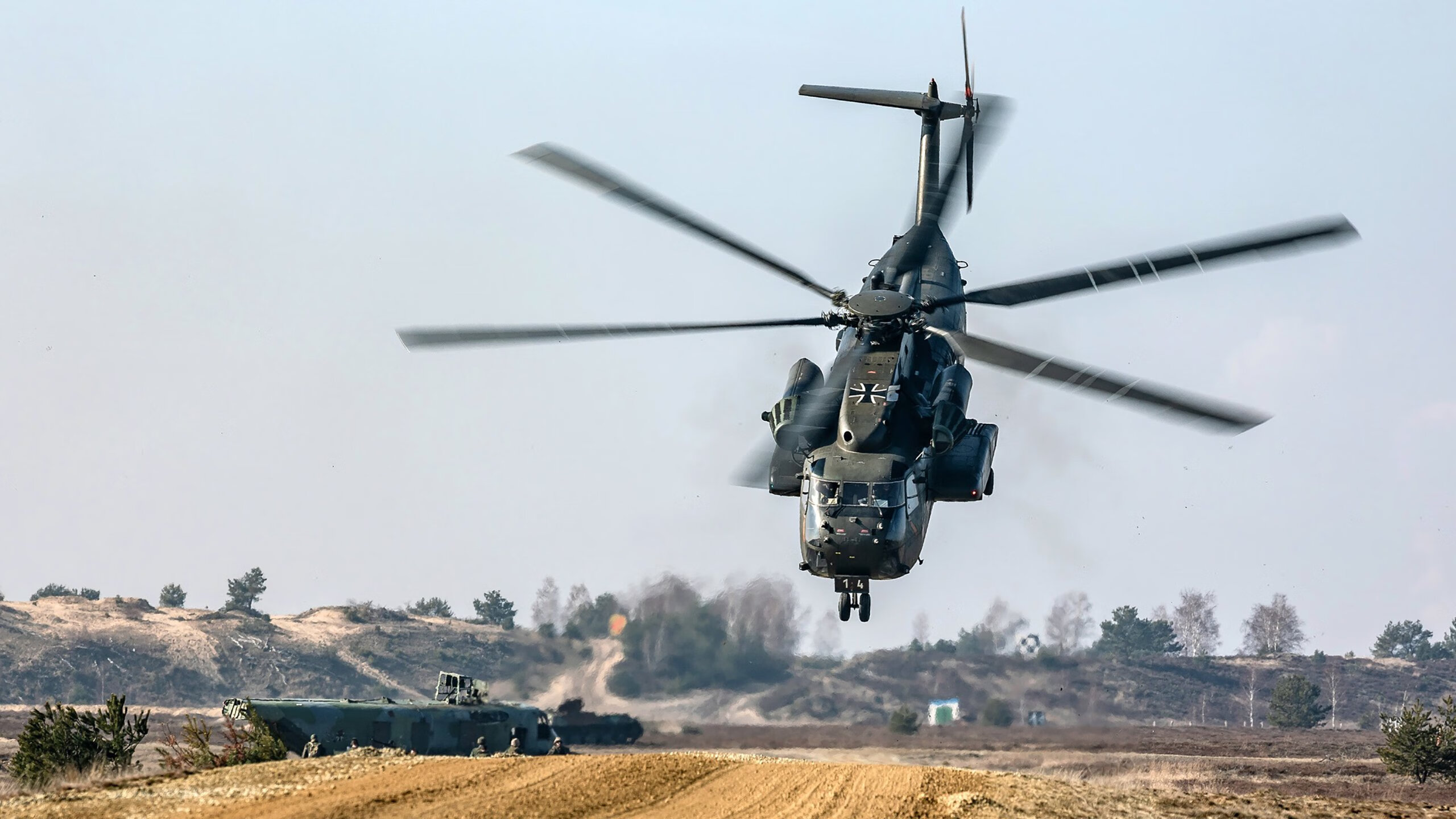 爱德华兹主导全局，太阳灼烧公牛晋级